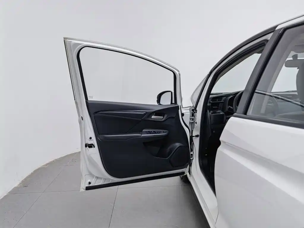 Honda Fit — миниатюра 8