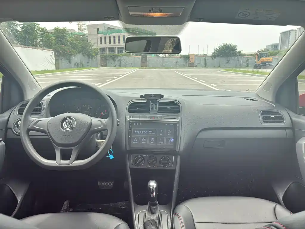 Volkswagen Polo — миниатюра 6