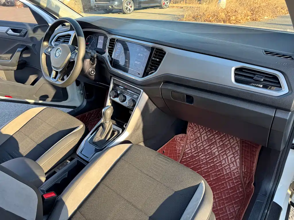 VOLKSWAGEN T ROC EXPLORING SONGS