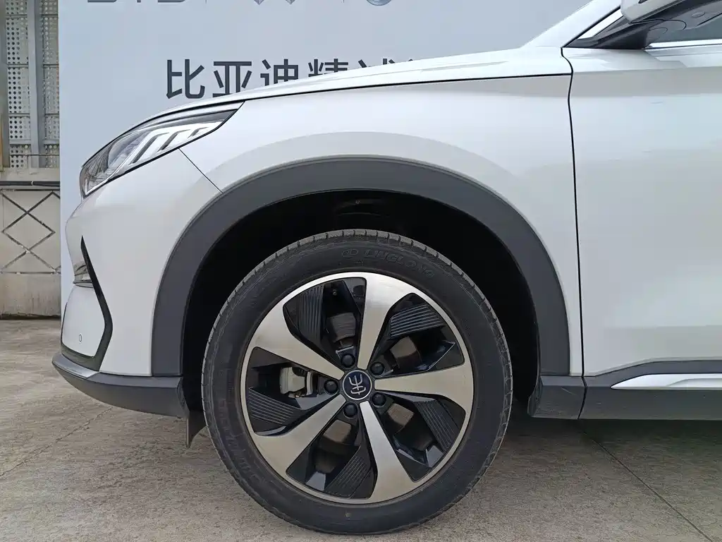 BYD PLUS New Energy — миниатюра 5