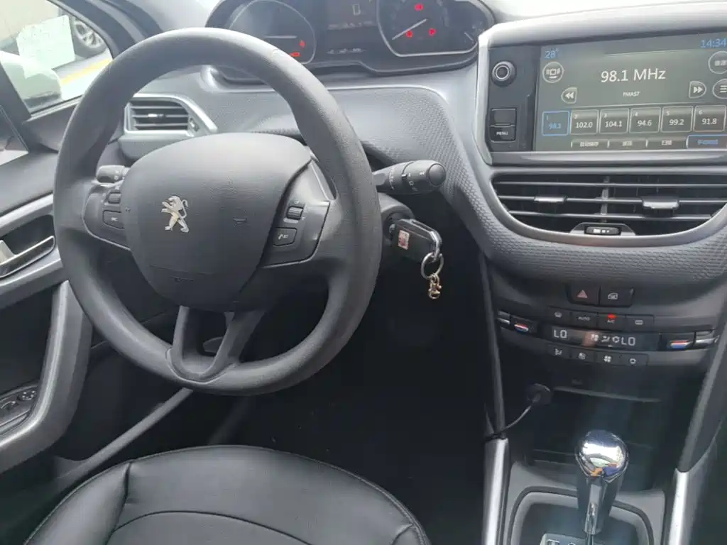 Peugeot 2008 — миниатюра 10