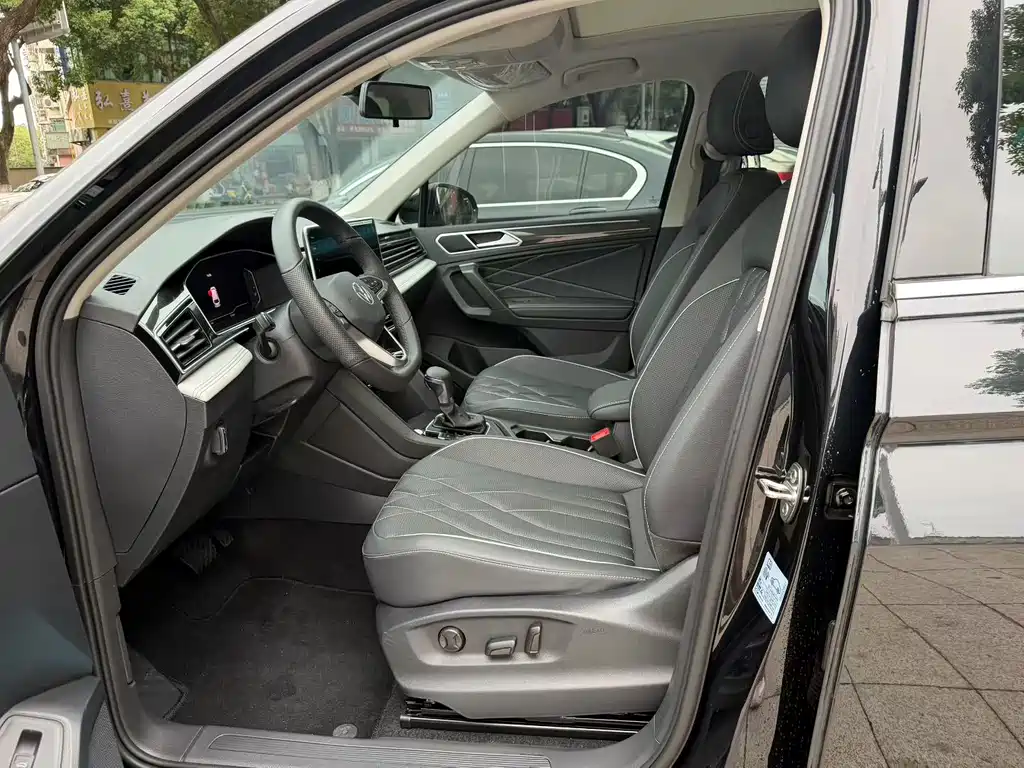 Volkswagen Tiguan L — миниатюра 4
