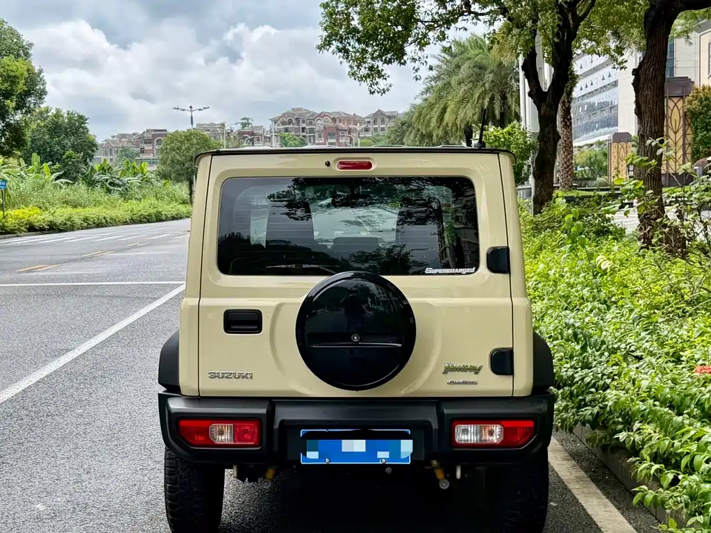 Suzuki Jimny — миниатюра 8