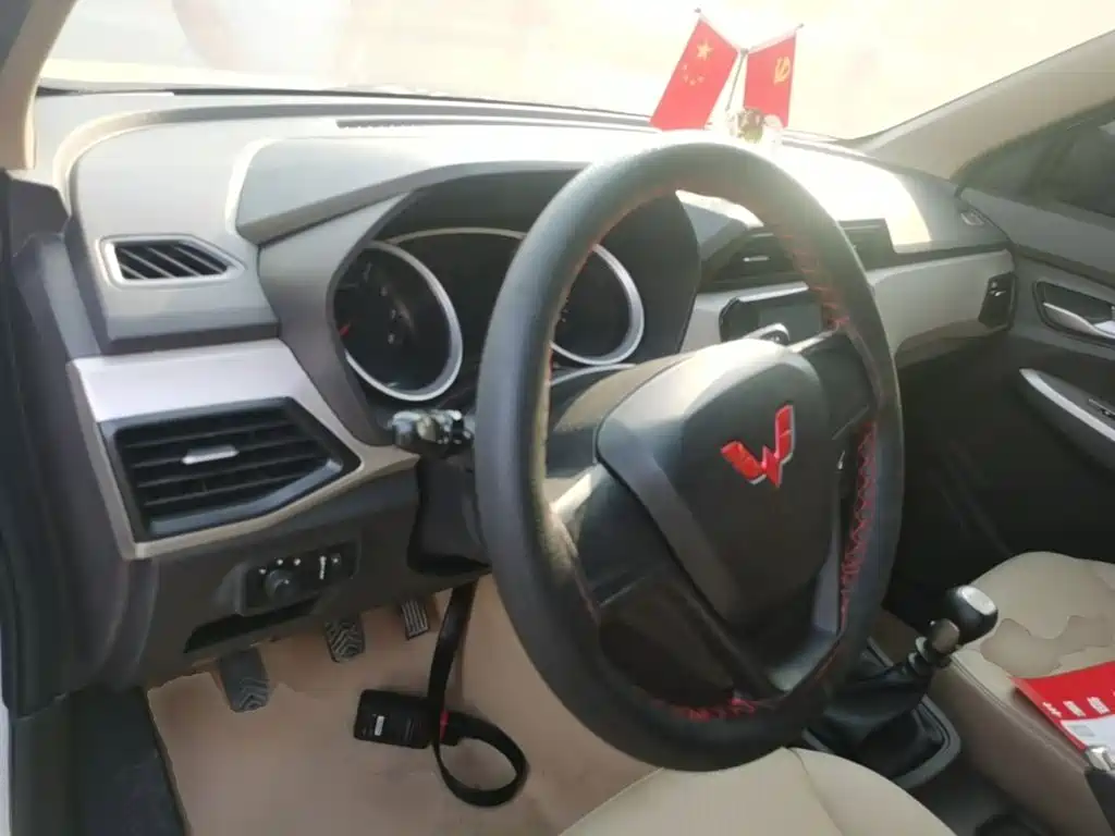 Wuling Hongguang — миниатюра 10