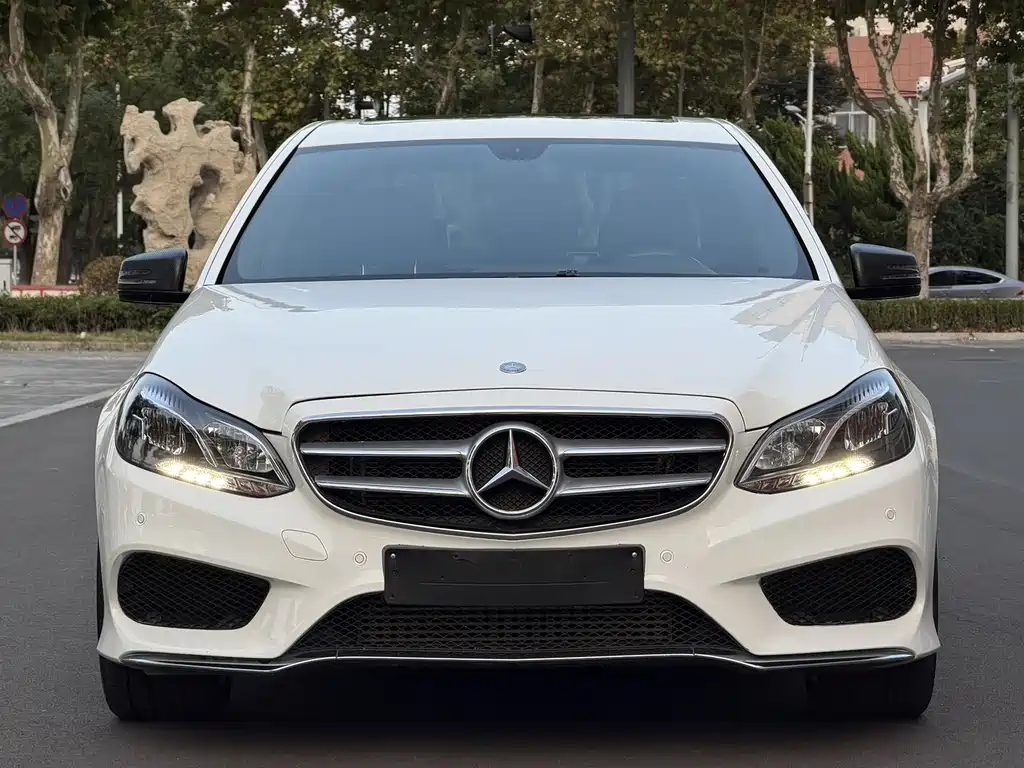 Mercedes-Benz E-Class — миниатюра 2