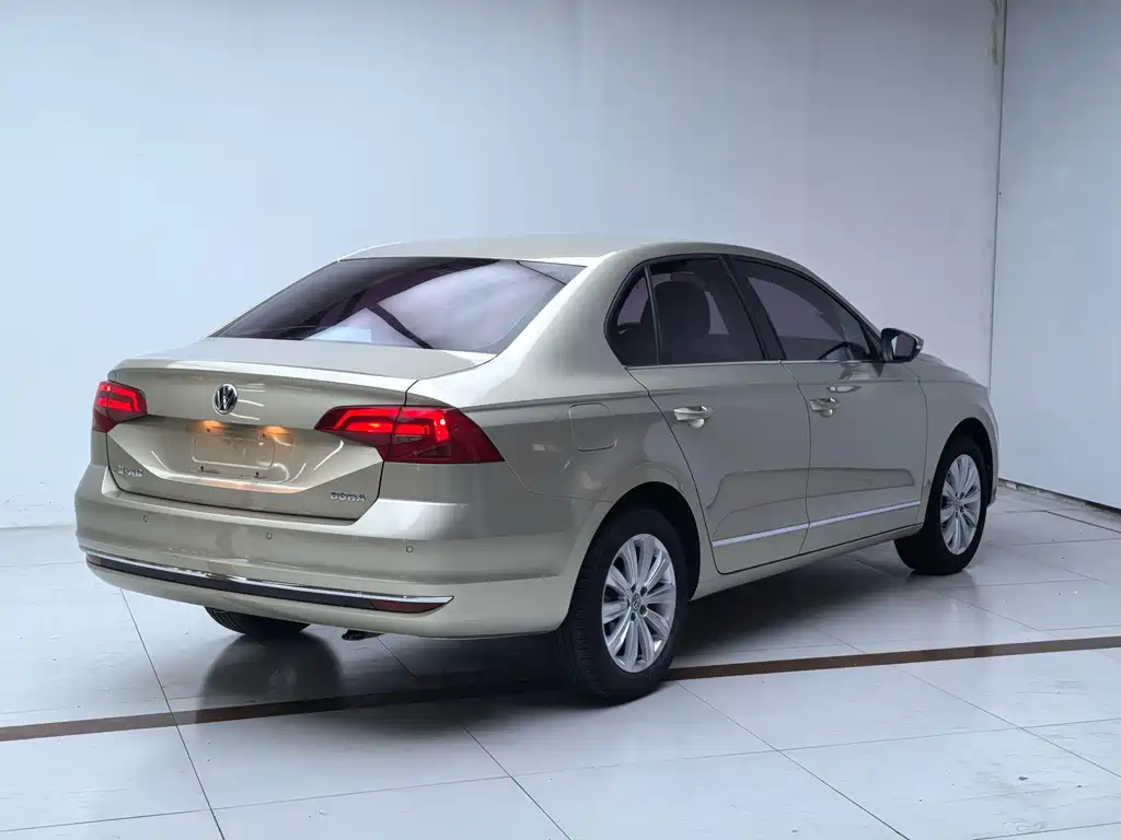 Volkswagen Bora — миниатюра 4
