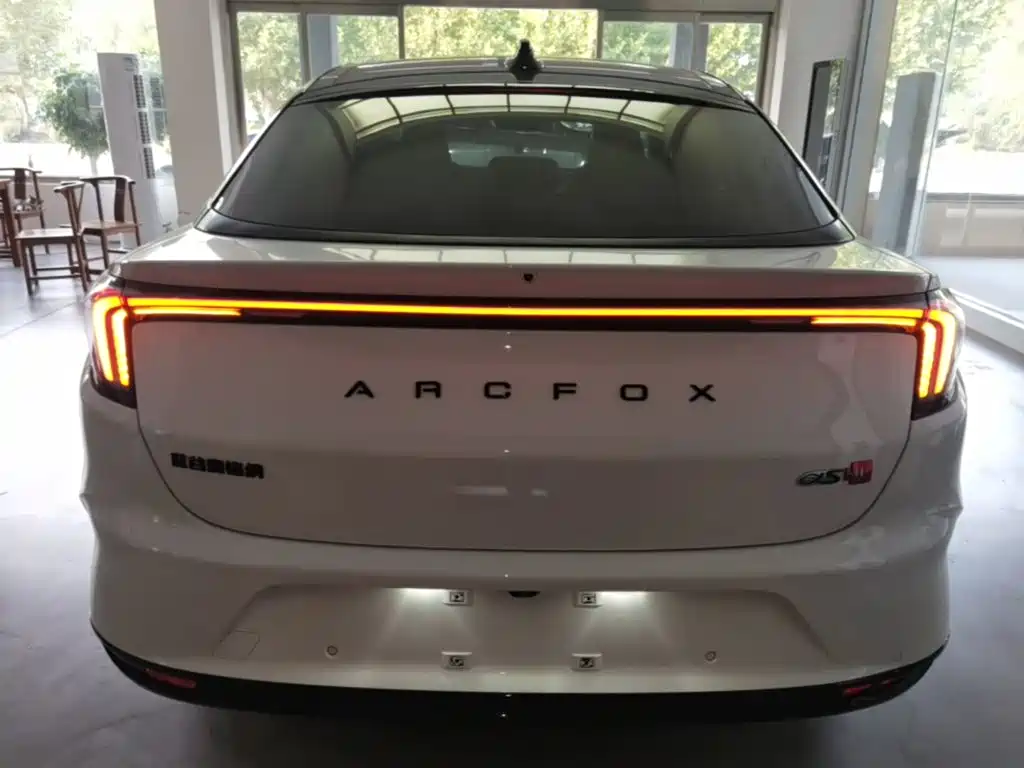 ARCFOX Alpha S — миниатюра 6