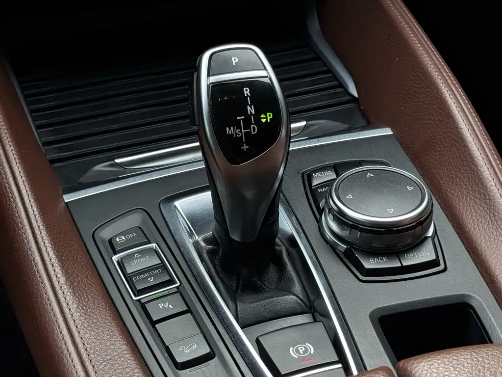 BMW X6 — миниатюра 10