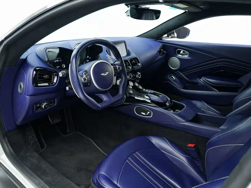 Aston Martin V8 Vantage — миниатюра 11
