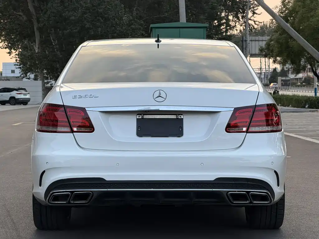 Mercedes-Benz E-Class — миниатюра 5