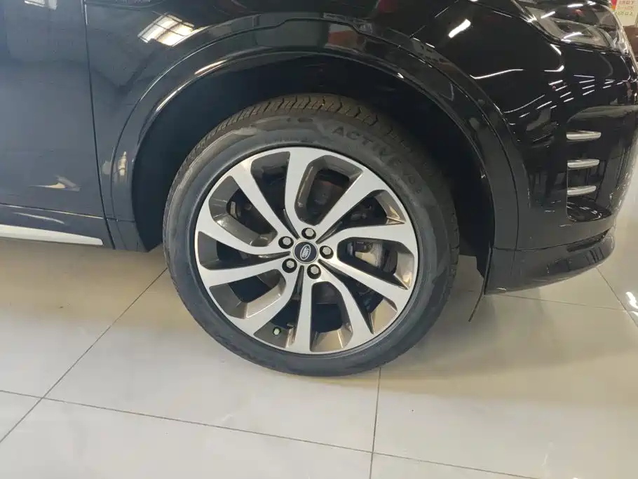 Land Rover Discovery Sport — миниатюра 6