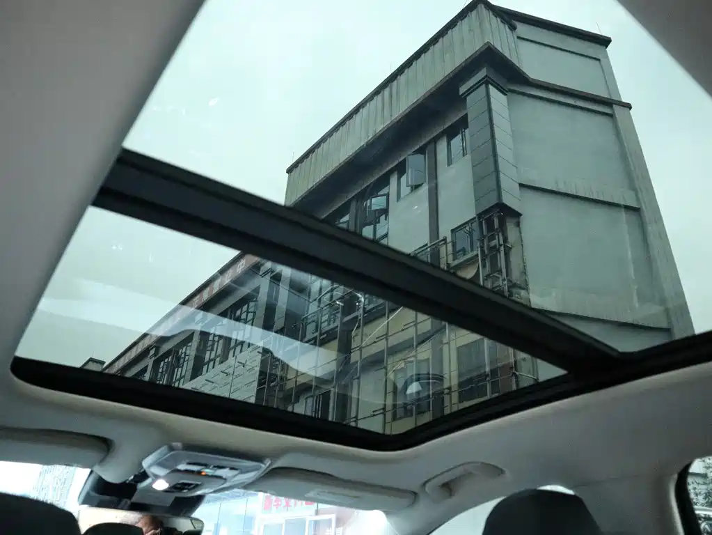 Hongqi Hongqi H5 — миниатюра 14