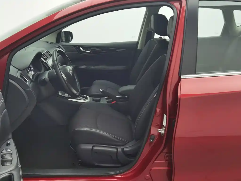 Nissan Tiida — миниатюра 10
