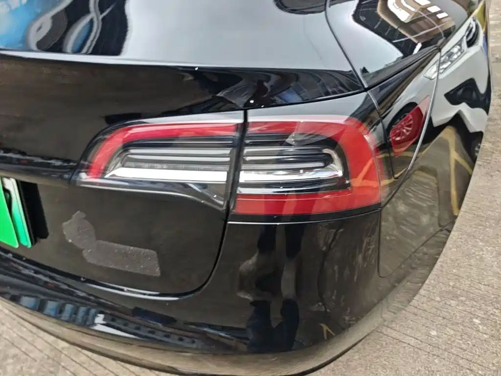 Tesla Model 3 — миниатюра 8
