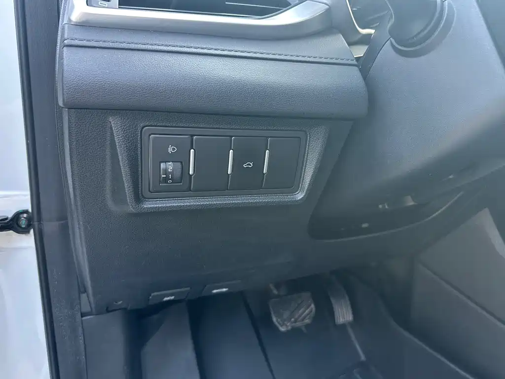 Geely Emgrand — миниатюра 19