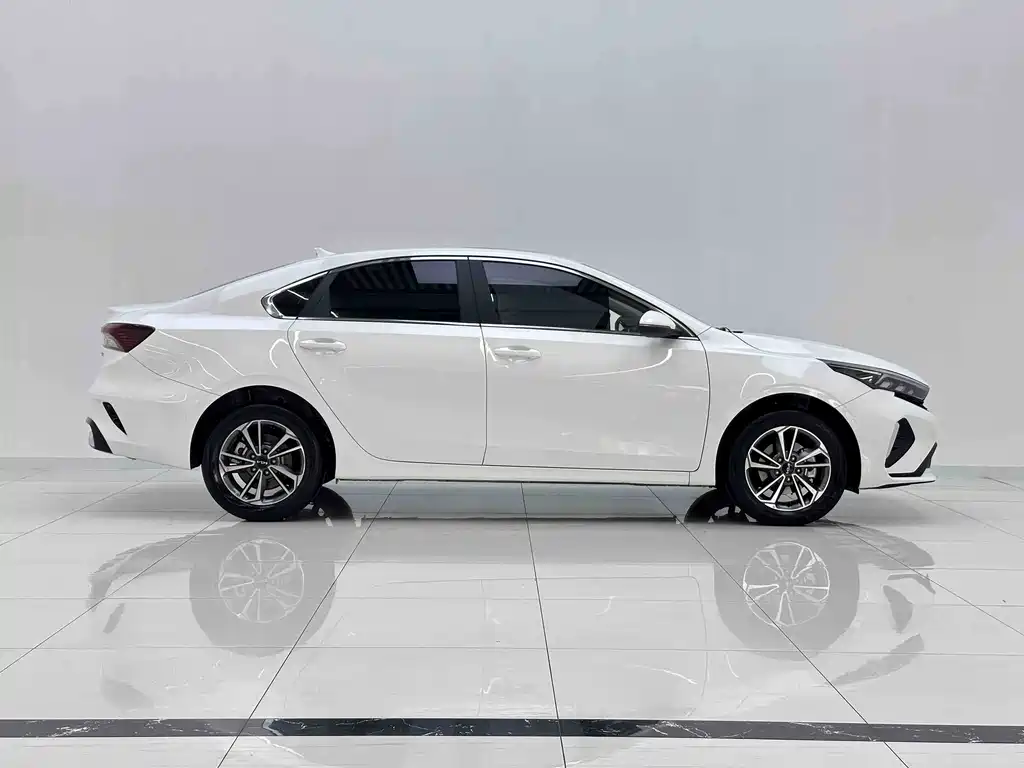 Kia K3 — миниатюра 5