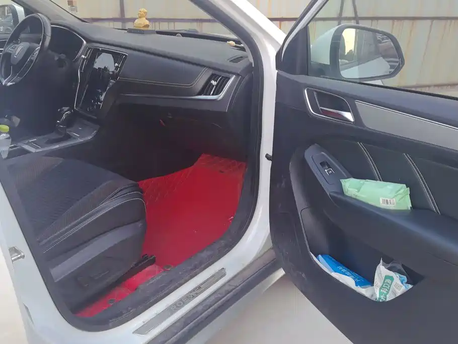 Roewe RX5 — миниатюра 8