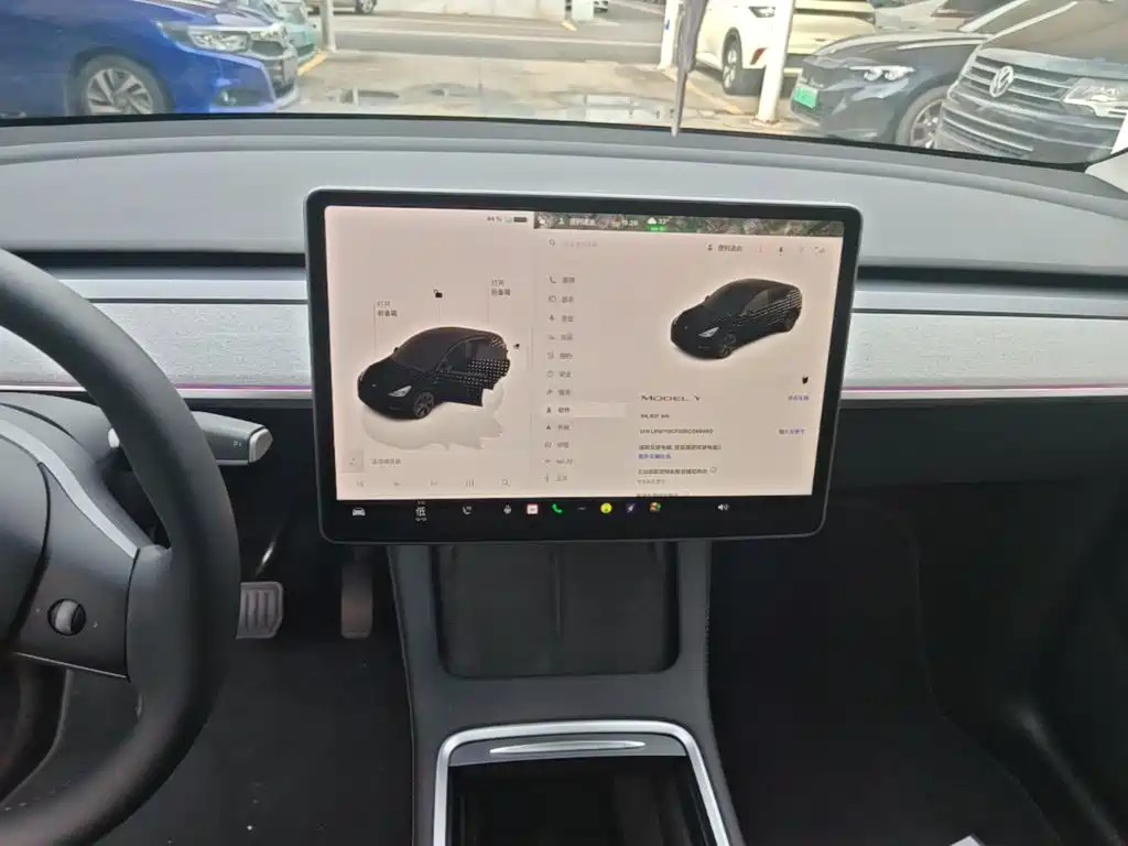 Tesla Model Y — миниатюра 13
