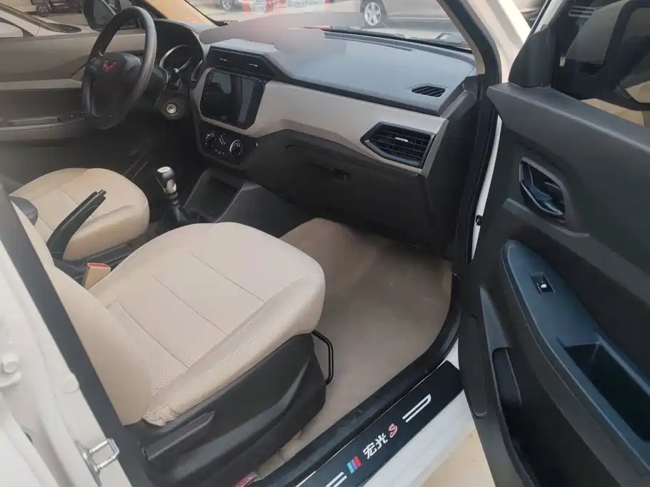 Wuling Hongguang — миниатюра 8