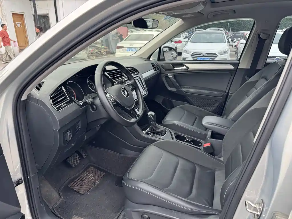 Volkswagen Tiguan L — миниатюра 5