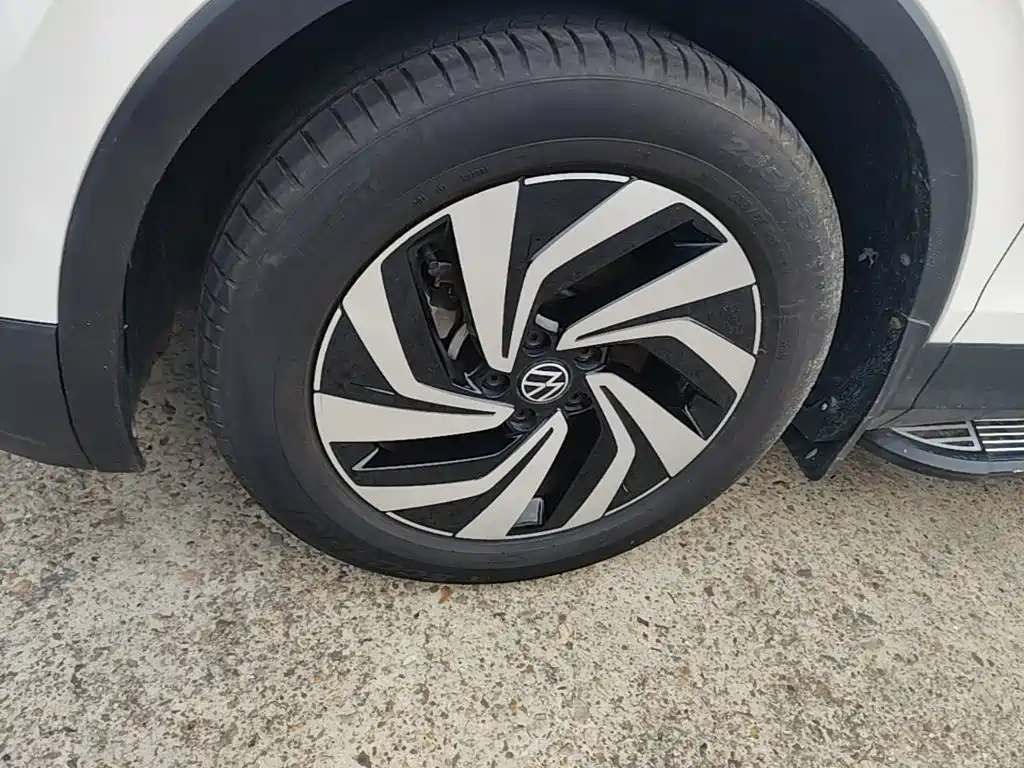 Volkswagen Tiguan L — миниатюра 23