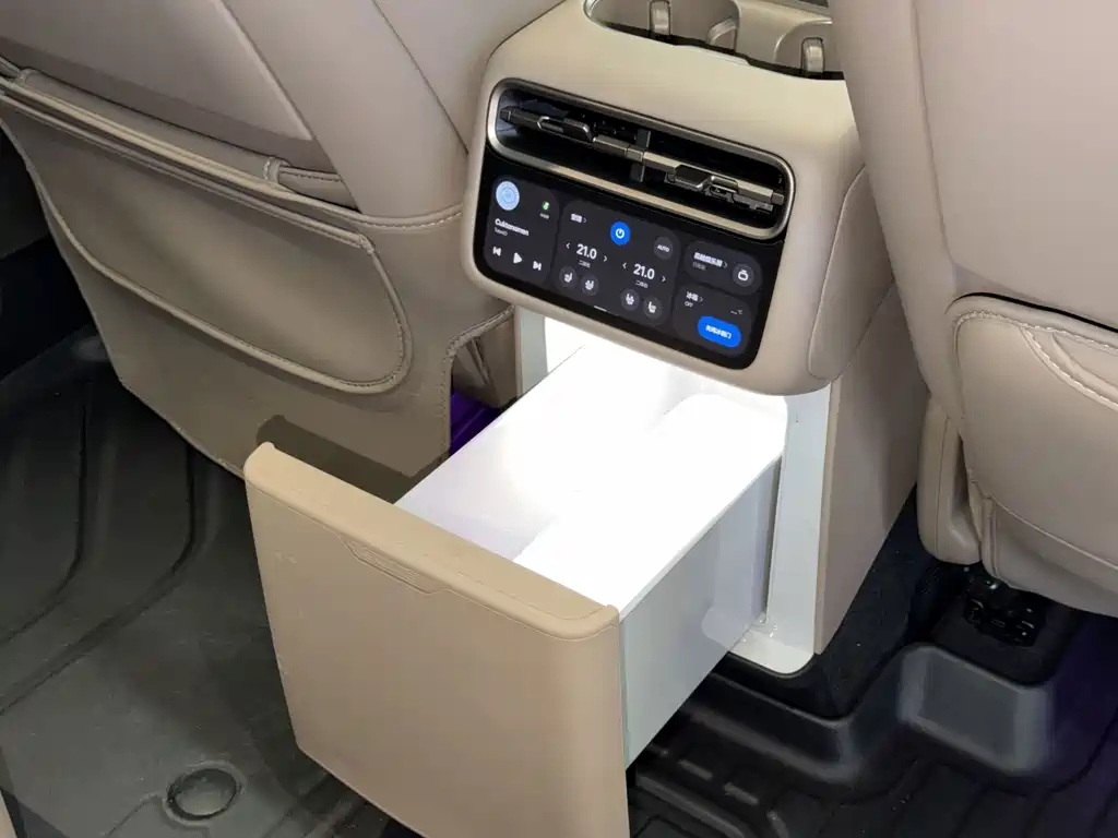 Li Auto Li L9 — миниатюра 17
