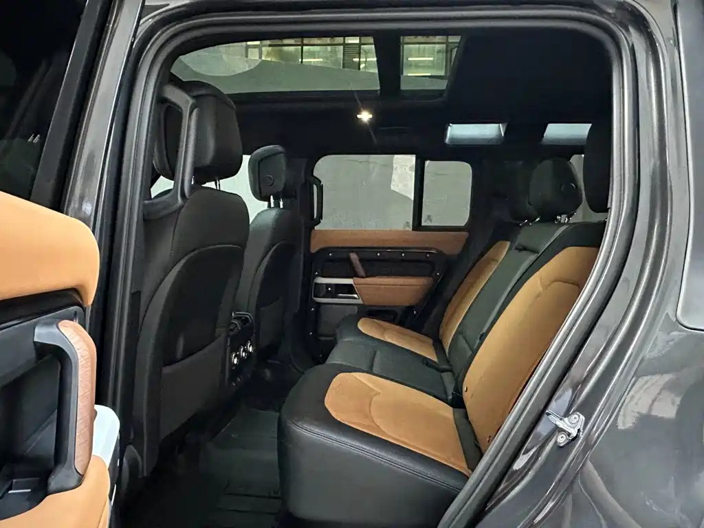Land Rover Defender — миниатюра 10