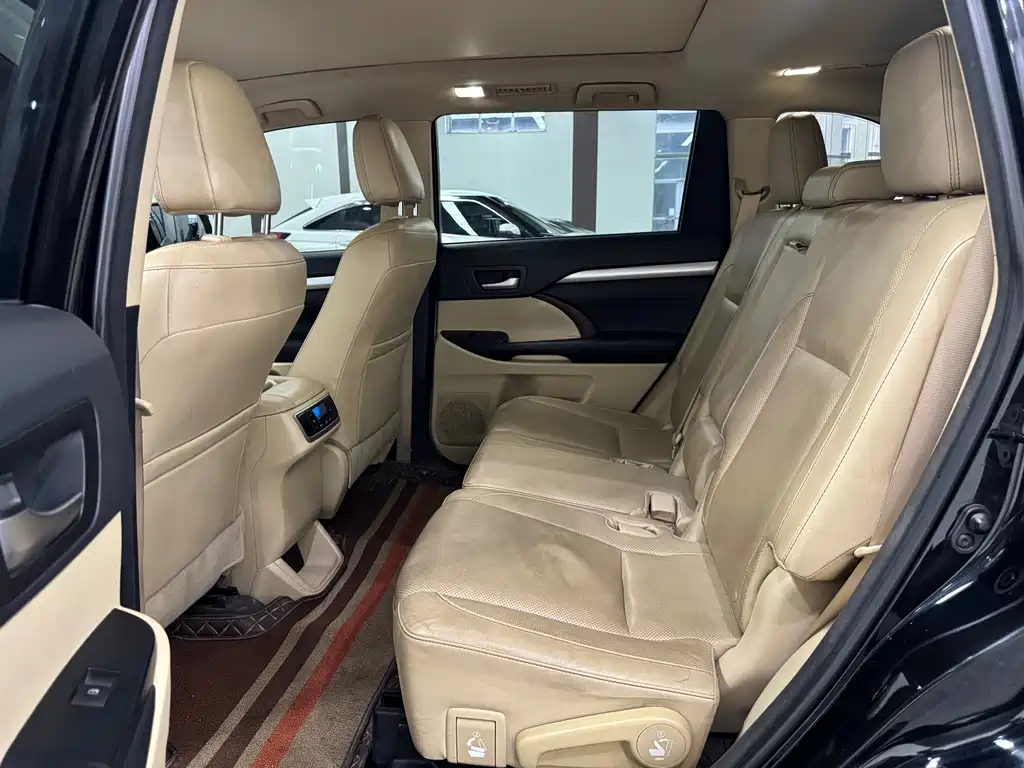 Toyota Highlander — миниатюра 8
