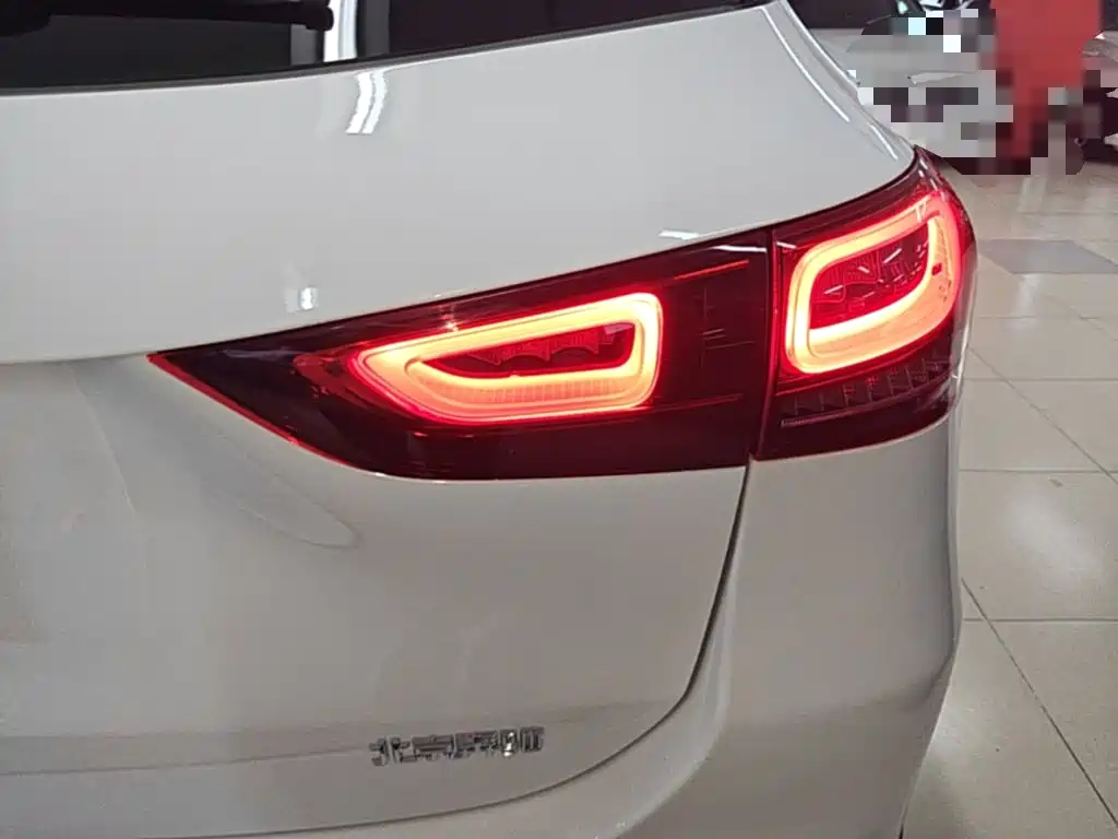 Mercedes-Benz GLA — миниатюра 8