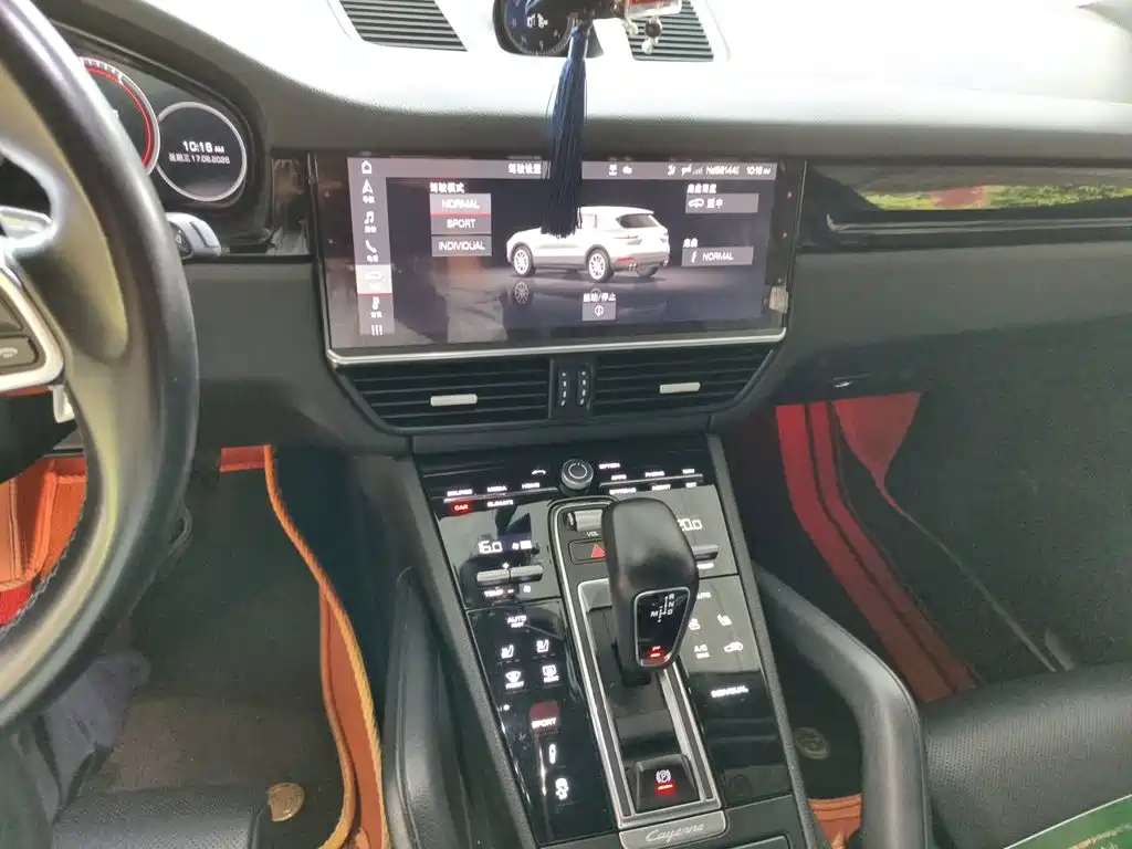 Porsche Cayenne — миниатюра 9