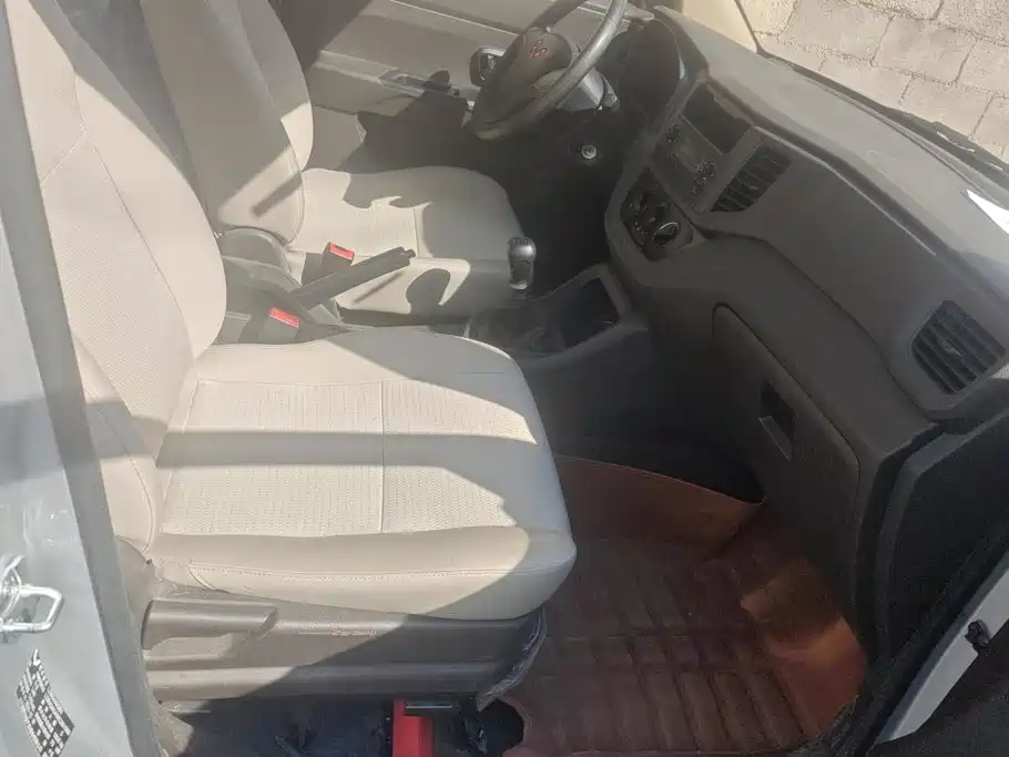 Wuling Hongguang V — миниатюра 8