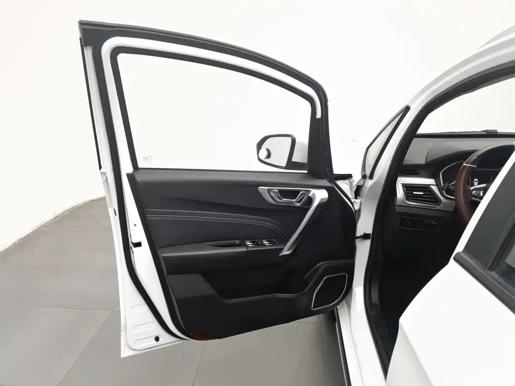 Geely Vision X3 — миниатюра 8