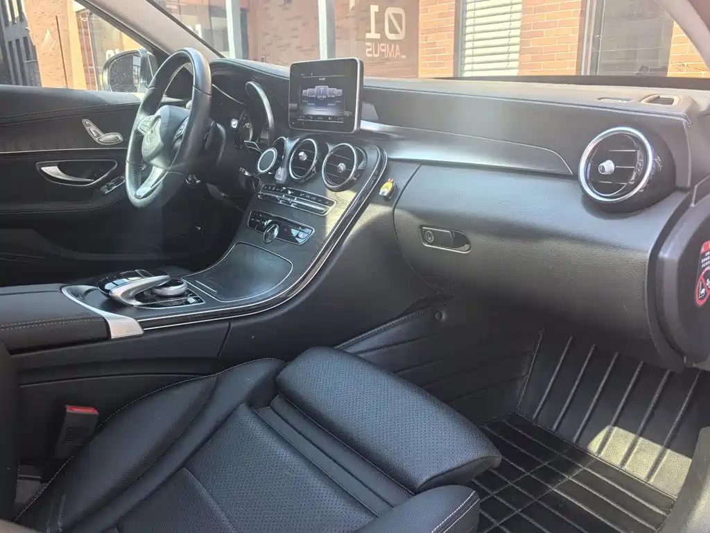 Mercedes-Benz C-Class — миниатюра 23