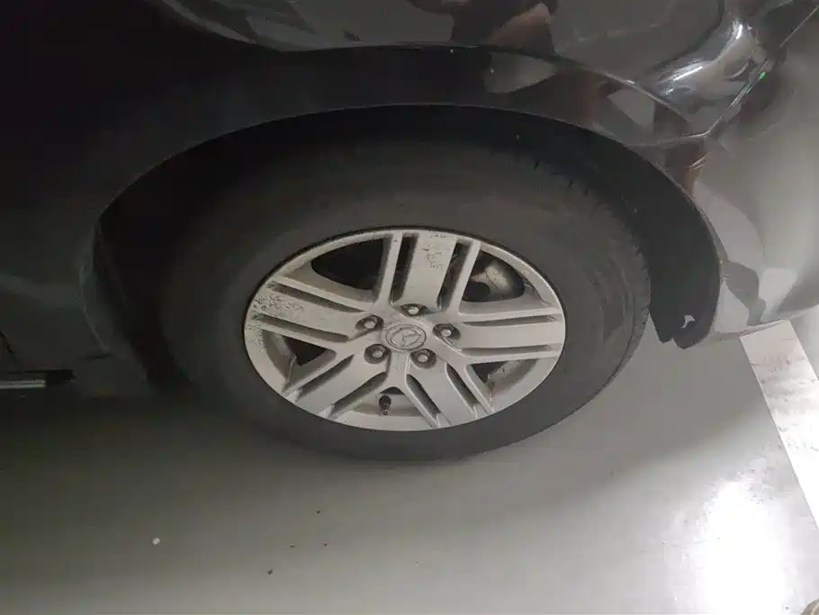 Mazda 8 2013 2.5L
