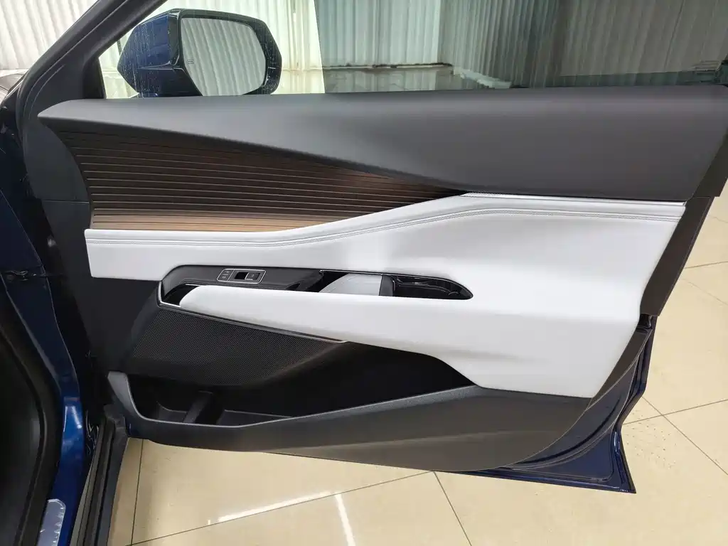Cadillac GT4 — миниатюра 18