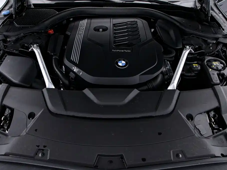 BMW 7 Series — миниатюра 22