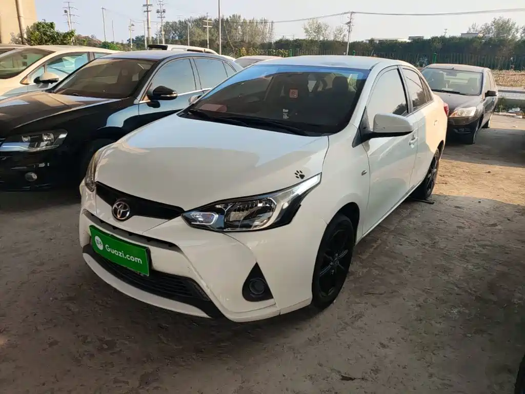Toyota Yaris L — миниатюра 2