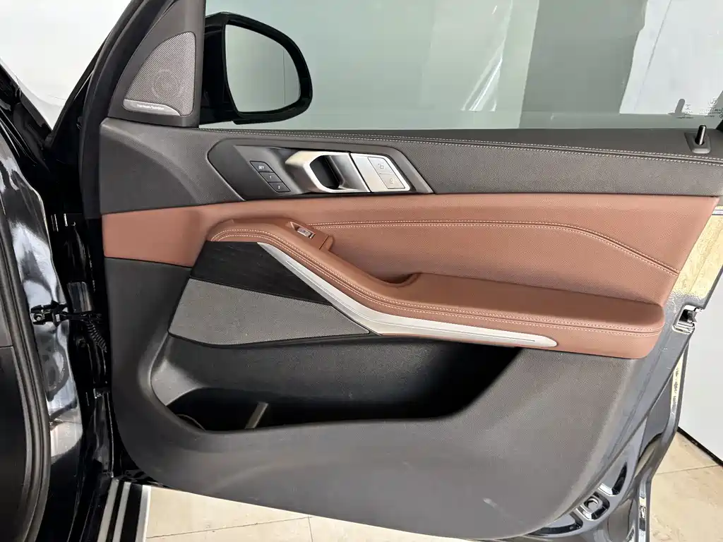 BMW X7 — миниатюра 24