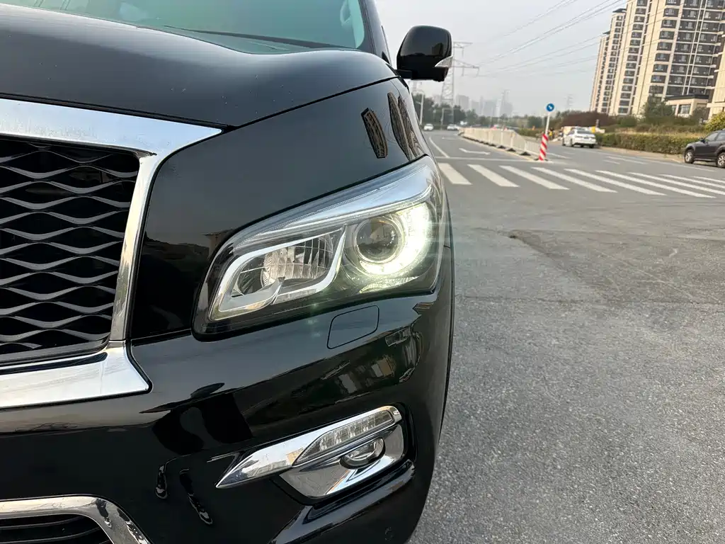 Infiniti QX80 — миниатюра 10