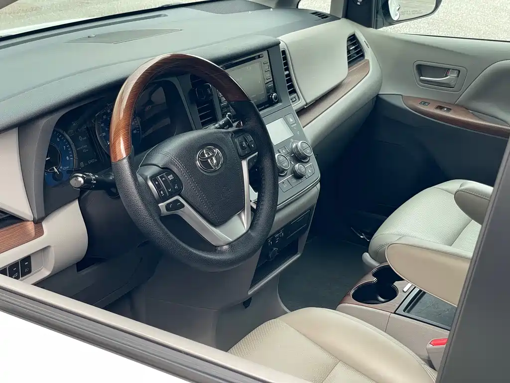 Toyota Sienna 2015 3.5L L