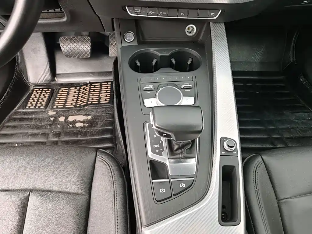 Audi A4L — миниатюра 10