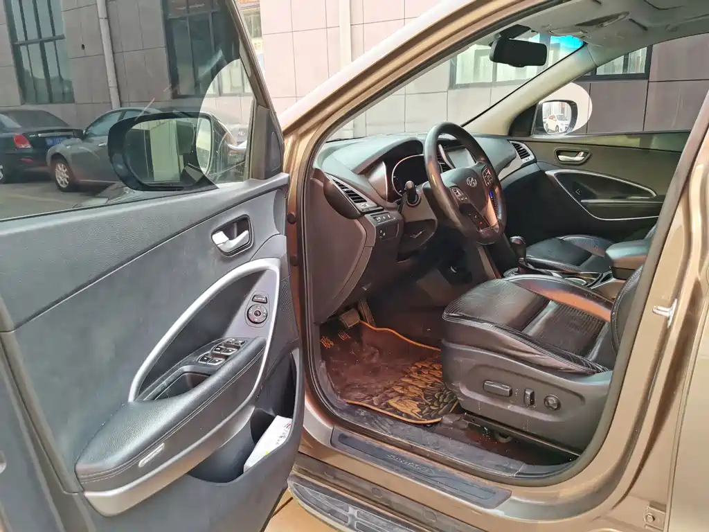 Hyundai Santa Fe — миниатюра 3