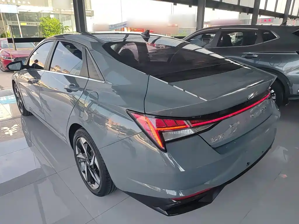 Hyundai Elantra — миниатюра 5
