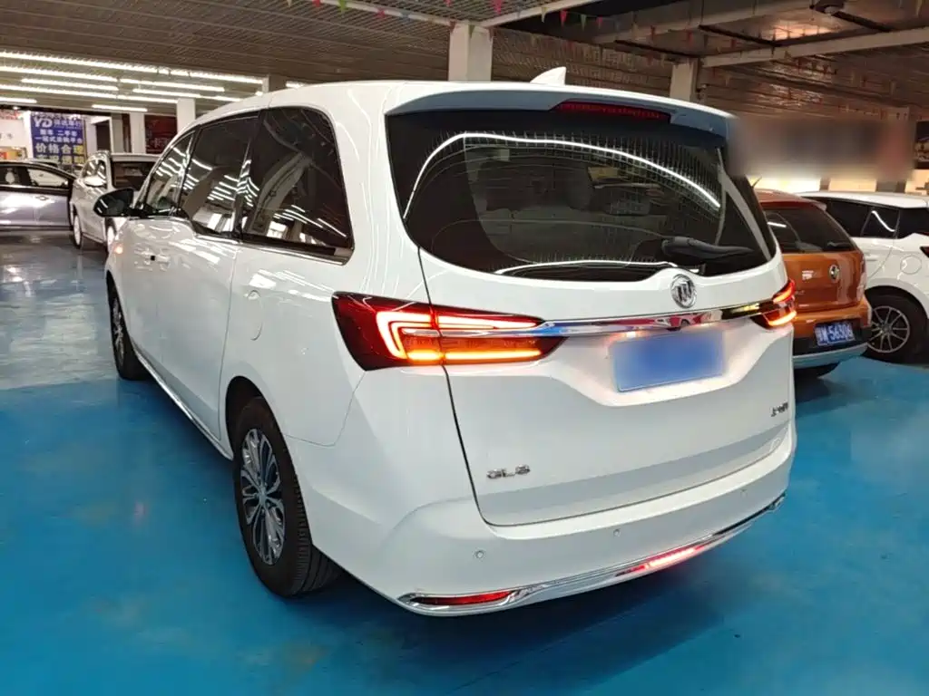 Buick GL8 — миниатюра 5