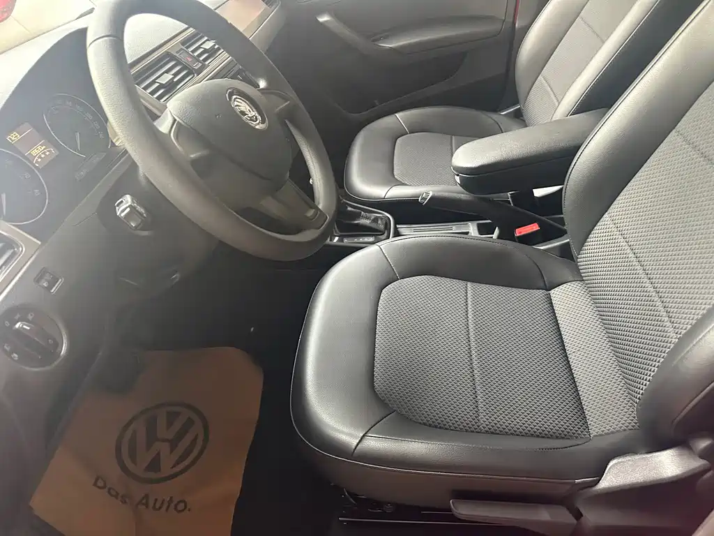 Skoda Rapid Spaceback — миниатюра 5