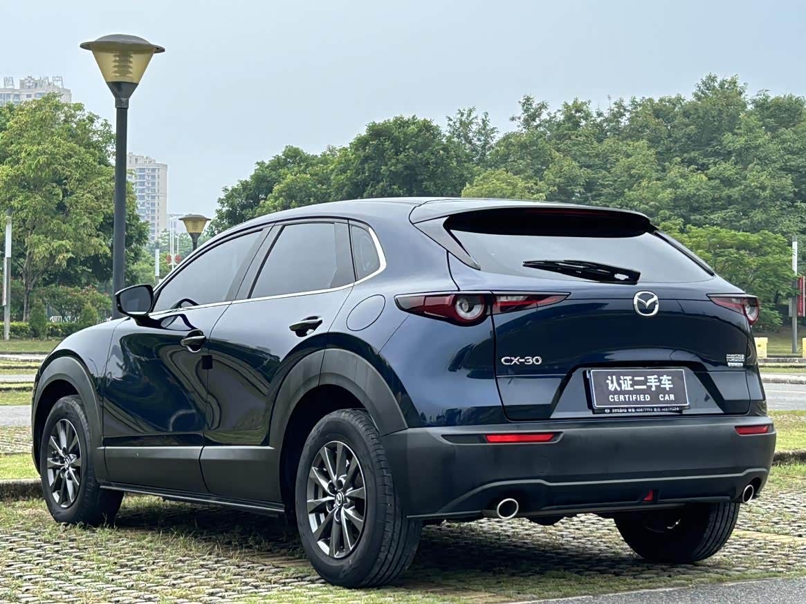 Mazda CX-30 2.0 л 2024 г. Голубой, пробег 9000 км