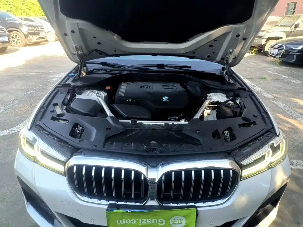 BMW 5 Series — миниатюра 20