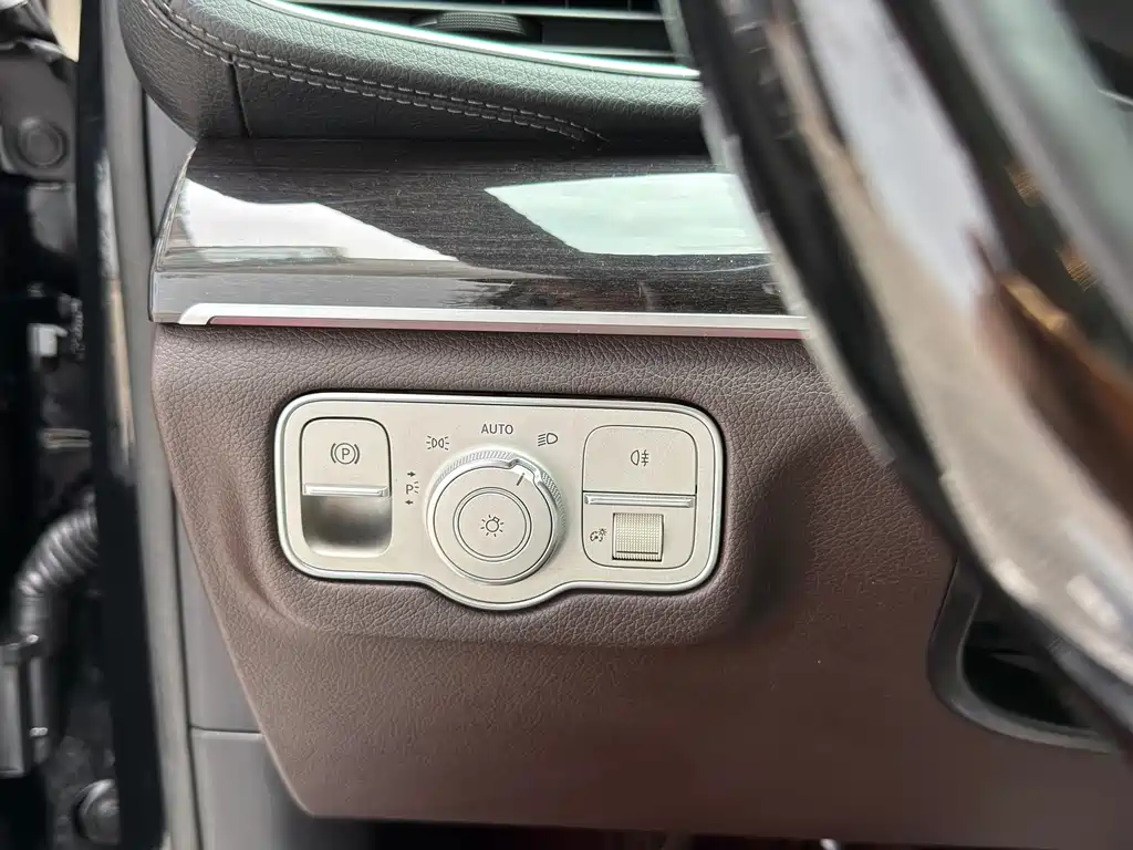 Mercedes-Benz GLS — миниатюра 14