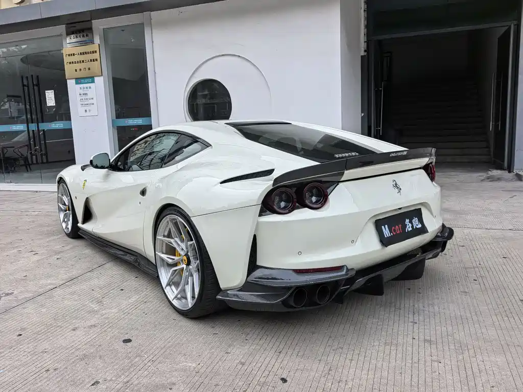 Ferrari 812 2017 6.5L Superfast