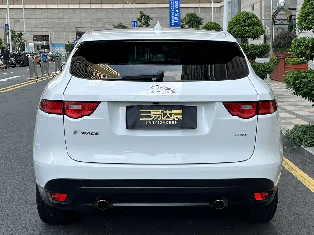 Jaguar F-PACE — миниатюра 5